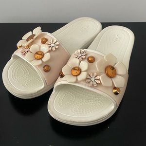 Croc’s White Slides